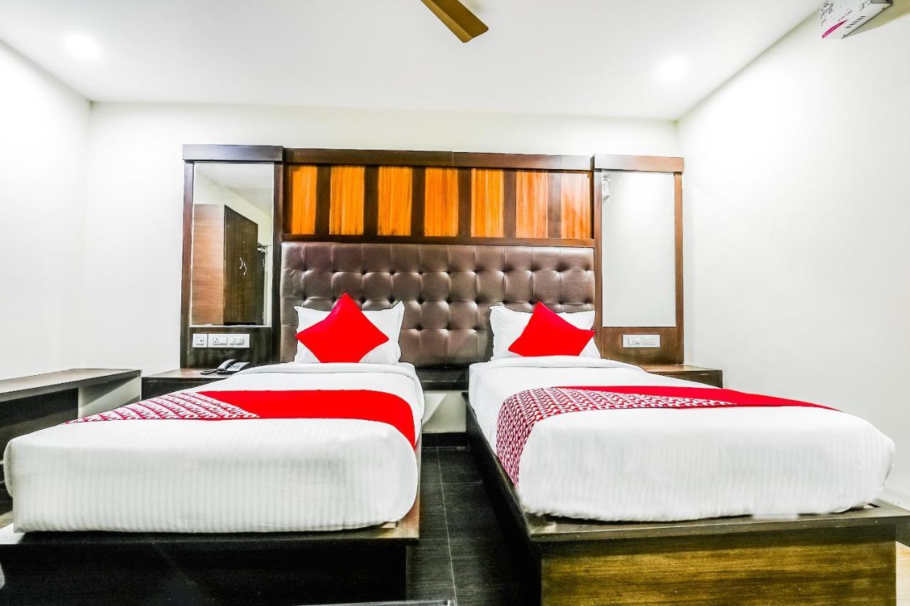 Vijayawāda Oyo 16155 Hotel Dcm Grand מראה חיצוני תמונה