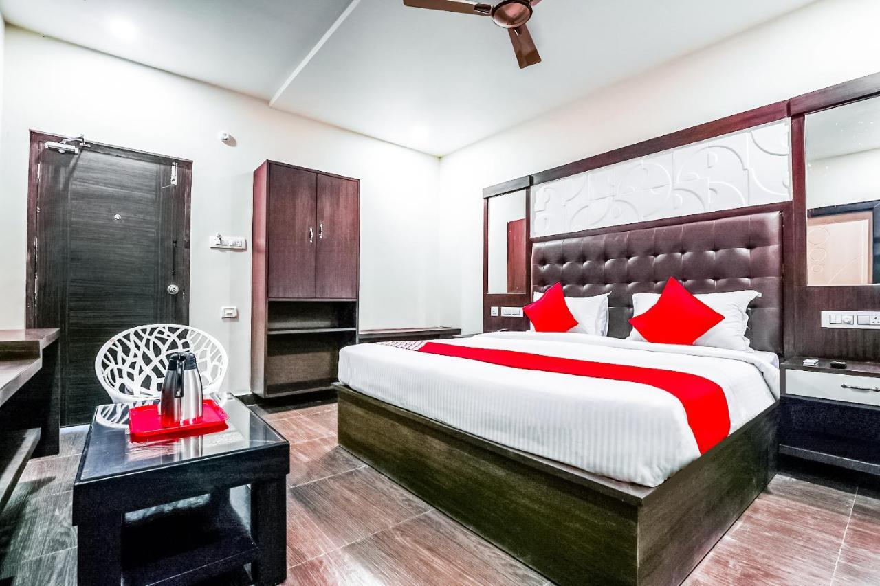 Vijayawāda Oyo 16155 Hotel Dcm Grand מראה חיצוני תמונה