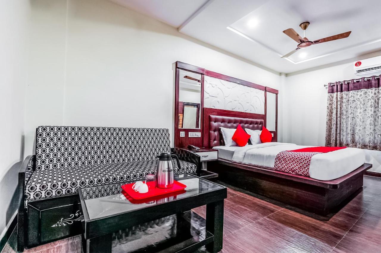 Vijayawāda Oyo 16155 Hotel Dcm Grand מראה חיצוני תמונה