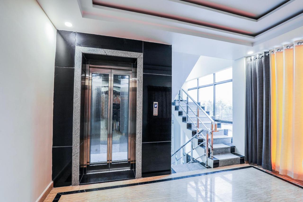 Vijayawāda Oyo 16155 Hotel Dcm Grand מראה חיצוני תמונה