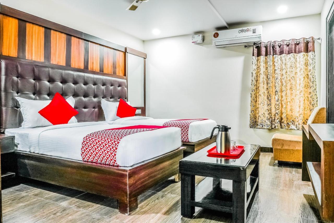 Vijayawāda Oyo 16155 Hotel Dcm Grand מראה חיצוני תמונה